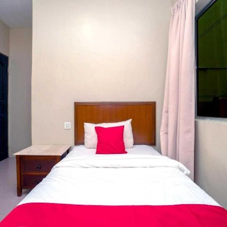 Hotel The Island Pekan Pangkor Bagian luar foto